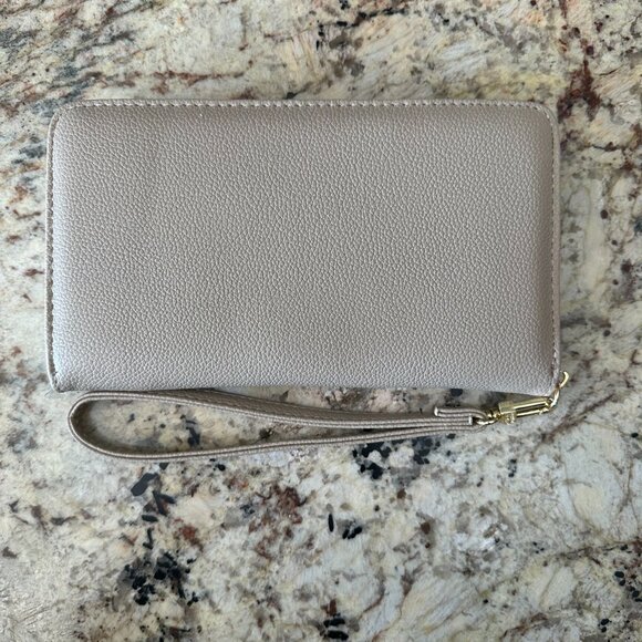 Steve Madden Zip Around Logo Wallet Taupe- Brand New - Picture 3 of 5